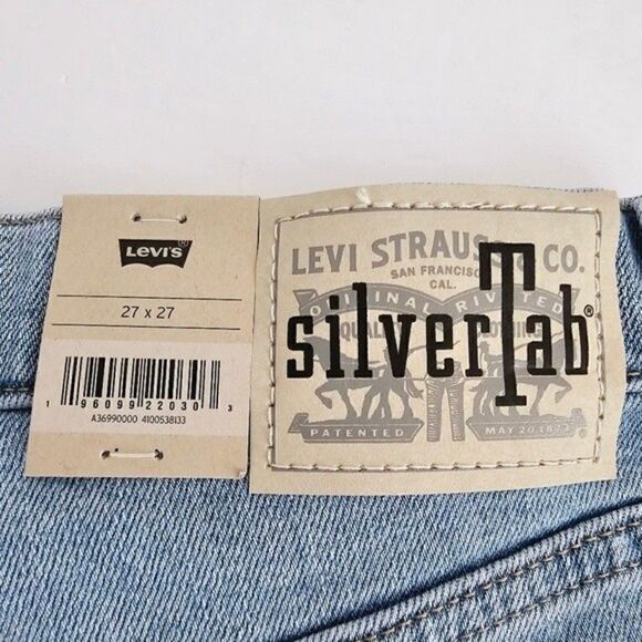 New! Levi's Silvertab High Waisted Mom Jean Distressed Tapered Leg Jeans - Picture 11 of 14